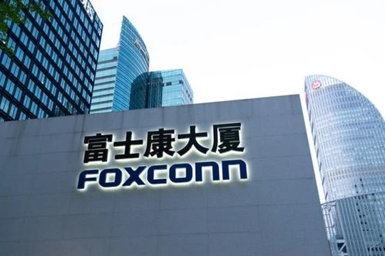 Thông tin Tập đoàn công nghệ khổng lồ Foxconn bị điều tra đang gây rúng động Trung Quốc (Ảnh: Sina)