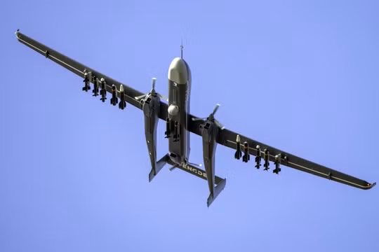 Máy bay không người lái trinh sát-tấn công Bọ Cạp hai đuôi TB-001 mang tới 12 tên lửa các loại (Ảnh: Zhihu).