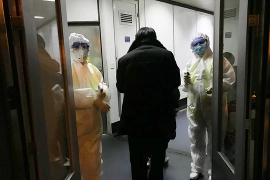 Công tác phòng chống dịch Viêm phổi cấp do virus corona loại mới gây ra đang được Trung Quốc áp dụng quyết liệt (Ảnh: Đa Chiều)