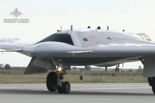 Ngày 2/12, Nga đã bắt đầu thử nghiệm sử dụng UAV thế hệ thứ 6 Sukhoi S-70 Okhotnik vào không chiến (Ảnh: BQP Nga).