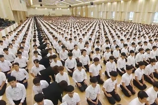 Một buổi sinh hoạt đạo của Shincheonji (Tân Thiên Địa).Từ nay những hoạt động này sẽ bị coi là vi phạm pháp luật (Ảnh: Đông Phương).