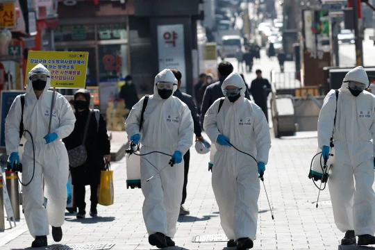 Dịch bệnh COVID-19 đã từ Trung Quốc lan ra 131 quốc gia và vùng lãnh thổ trên thế giới (Ảnh: Yonhap).