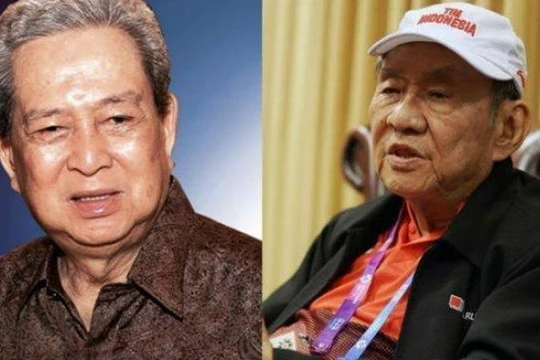 Hoàng Huệ Tường (phải) và Hoàng Huệ Trung, hai anh em gây dựng nên cơ nghiệp gia tộc người Hoa giàu nhất thế giới. Ảnh: Huanqiu.