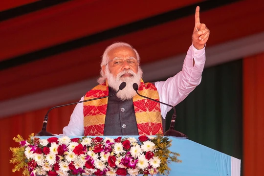 Thủ tướng Modi trở thành mục tiêu bị giới y té chỉ trích vì đai dịch COVID-19 mất kiểm soát ở Ấn Độ (Ảnh: Đa Chiều). 