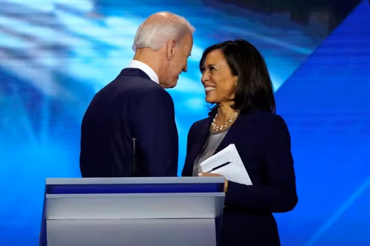 Ông Joe Biden và Thượng nghị sĩ bang California Kamala Harris, người có thể được ông chọn làm đối tác trong liên danh tranh cử (Ảnh: Reuters).