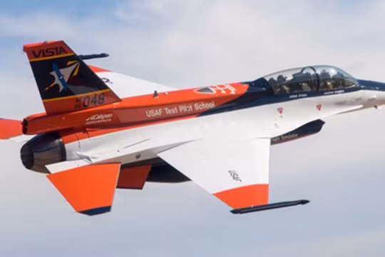 Mỹ thử nghiệm máy bay chiến đấu F-16 tự lái bằng AI