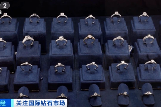 Kim cương hiện đang rớt giá nghiêm trọng trên toàn thế giới (Ảnh: Sohu).