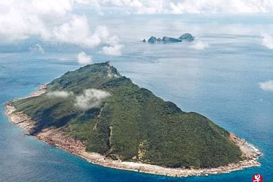 Kyodo News cho rằng hai bên Nhật, TRung cùng ám chỉ sử dụng vũ lực ẩn chứa nguy cơ leo thang thành tình huống nguy hiểm khó lường ở Senkaku (Ảnh: zaobao).