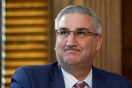 Ông Eric Holcomb, Thống đốc bang Indiana bất ngờ đến Đài Loan đêm 21/8, bắt đầu chuyến thăm 4 ngày (Ảnh: Reuters).