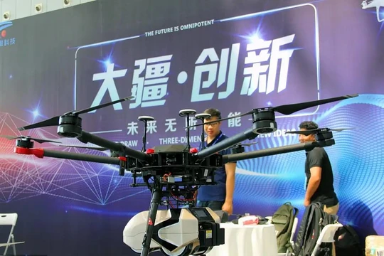 Hãng sản xuất UAV hàng đầu thế giới DJI và 12 Công ty Trung Quốc khác bị Lầu Năm Góc đưa vào danh sách đen hôm 5/10 (Ảnh: UDN).