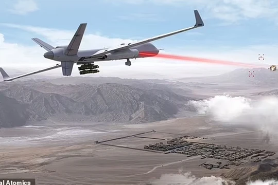 Máy bay không người lái MQ-9B phóng tia laser tiêu diệt mục tiêu. Ảnh: GA.