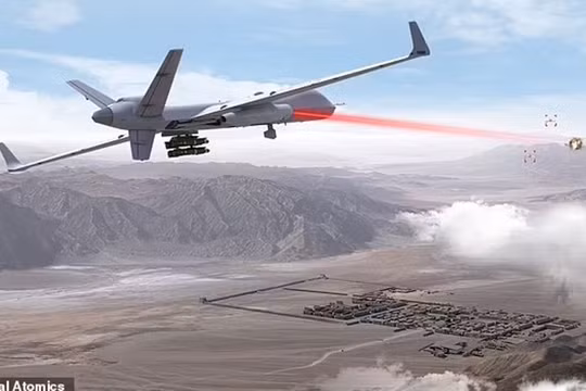 Máy bay không người lái MQ-9B phóng tia laser tiêu diệt mục tiêu. Ảnh: GA.