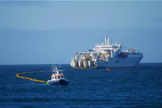 Nhiều dự án cáp ngầm dưới đáy biển đang vòng tránh Trung Quốc (Ảnh: Sinchew)