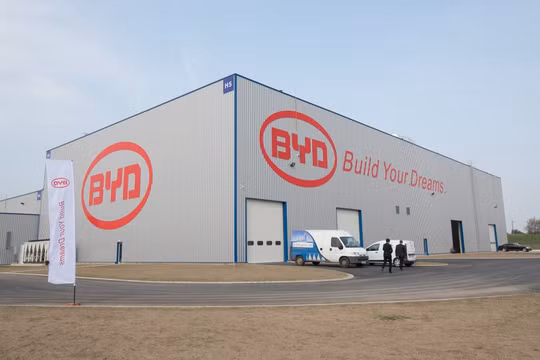 Liên minh các nhà sản xuất ô tô Mỹ gửi bản tuyên bố tới quốc hội Mỹ yêu cầu cấm các doanh nghiệp xe hơi Trung Quốc xây dựng nhà máy tại Mỹ. Ảnh: Creaders.