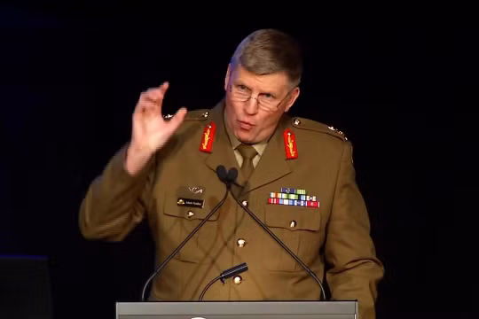 Tướng Adam Findlay cảnh báo trong tương lai Australia rất có thể xảy ra chiến tranh với Trung Quốc (Ảnh: Twitter@AustralianArmy).