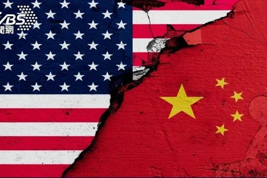 Các chuyên gia cho rằng chính sách hạn chế chip của Mỹ đang gây ra chiến tranh kinh tế giữa Mỹ và Trung Quốc (Ảnh: TVBS).