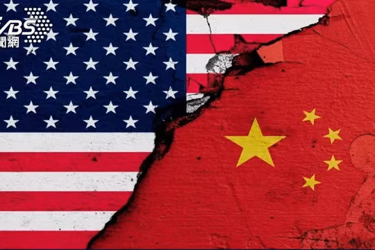 Các chuyên gia cho rằng chính sách hạn chế chip của Mỹ đang gây ra chiến tranh kinh tế giữa Mỹ và Trung Quốc (Ảnh: TVBS).