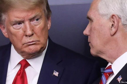 Ngày 11/1,sau khi gặp gỡ Phó tổng thống Mike Pence lần đầu từ sau ngày 6/1, Tổng thống Donald Trump đã ban bố trình trạng khẩn cấp tại thủ đô Washington từ nay đến 24/1 (Ảnh: Deutsche Welle).