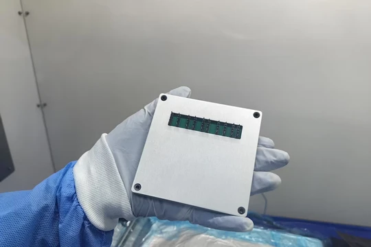 Pin "Zhulong-1" trong vỏ bọc bên ngoài. Ảnh: Sohu.