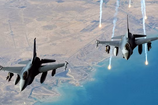 Ngày 7/1,Indonesia đã cho 4 máy bay chiến đấu F-16 bay tuần tra khu vực Quần đảo Natuna nơi Indonesia tố cáo tàu Trung Quốc xâm phạm vùng đặc quyền kinh tế (Ảnh: Đa Chiều).