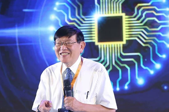 Ông Trương Nhữ Kinh, người nỗ lực không ngừng nghỉ vì sự phát triển chip của Trung Quốc (Ảnh: Sina)
