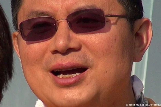 Sau 5 năm "mất tích", tỉ phú Trung Quốc Tiêu Kiến Hoa bị Tòa án Thượng Hải kết án 13 năm tù hôm 19/8 (Ảnh: AP).