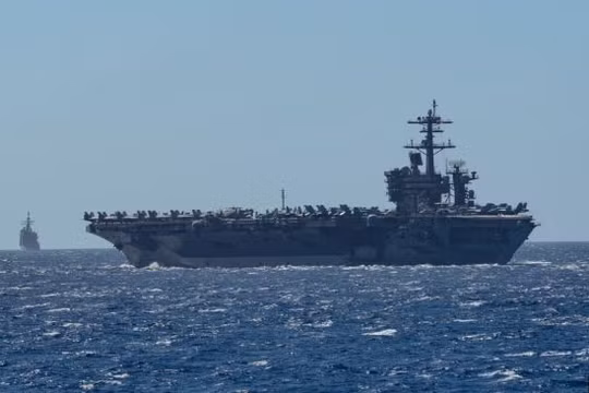 Tàu USS Theodore Roosevelt trên Biển Đông hồi tháng 2/2020 (Ảnh: USNavy).