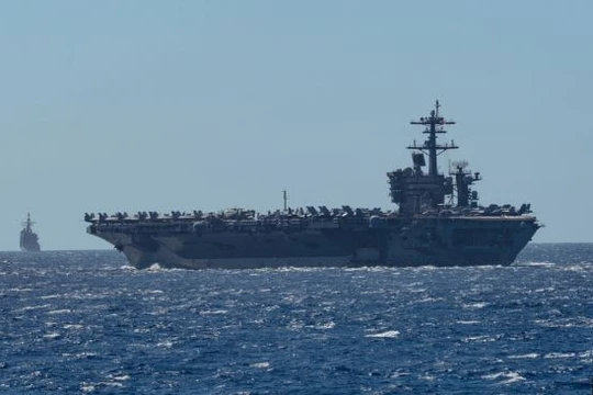 Tàu USS Theodore Roosevelt trên Biển Đông hồi tháng 2/2020 (Ảnh: USNavy).