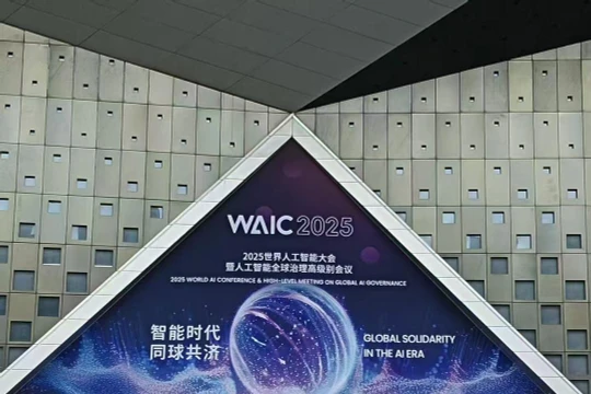 Hội nghị với chủ đề nổi bật "Đoàn kết toàn cầu trong thời đại AI". Ảnh: Xinhua.