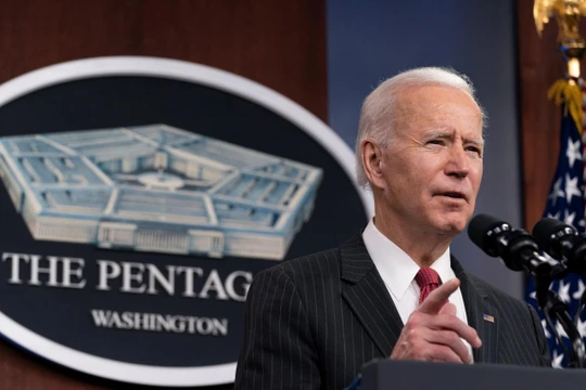 Ngày 10/2, khi đến thăm Lầu Năm Góc, Tổng thống Joe Biden đã tuyên bố thành lập nhóm công tác quân sự đặc biệt về Trung Quốc (Ảnh: RTHK).