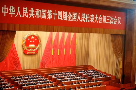 Đoàn chủ tịch Kỳ họp thứ 3 Quốc hội Trung Quốc khóa 14 khai mạc sáng 5/3 tại Đại lễ đường Nhân dân. Ảnh: Dongfang.