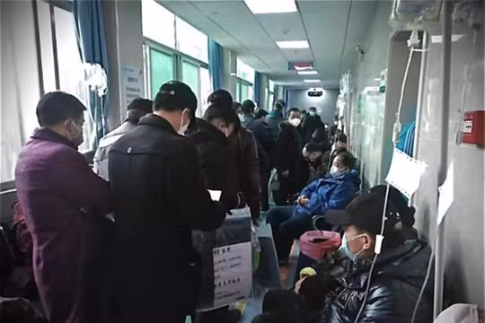 Số người nhiễm bệnh ở Vũ Hán và Hồ Bắc đã vượt con số 11 ngàn, nhưng các bệnh viện, cơ sở y tế đều đã quá tải (Ảnh: Đông Phương). 