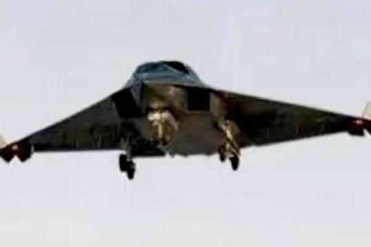 Lần đầu tiên chụp được ảnh Chengdu J-36 ở khoảng cách gần giúp khám phá các đặc điểm về thiết kế và tính năng của chiếc máy bay chiến đấu thế hệ thứ sáu. Ảnh: Thewarzone.