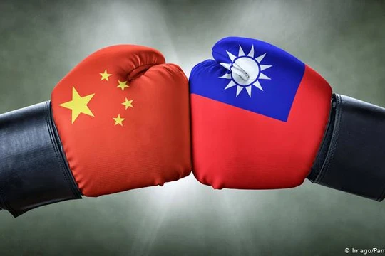 Liệu bài báo trên Nhân dân Nhật báo hôm 15/10 có phải là tín hiệu chiến tranh giữa Đại Lục và Đài Loan? (Ảnh: Deutsche Welle)