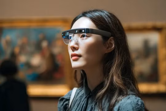 Kính AI đang trở thành lĩnh vực cạnh tranh mới của các starup và ông lớn công nghệ. Ảnh: Sina.