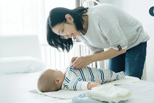 Bảo mẫu hiện là nghề có thu nhập cao nhất trong các nhóm lao động Cổ xanh (Ảnh: Uho)