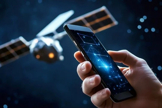 Từ nay, các thuê bao di động ở Canada có thể trực tiếp kết nối qua vệ tinh qua dịch vụ “Rogers Satellite”. Ảnh: Creaders.