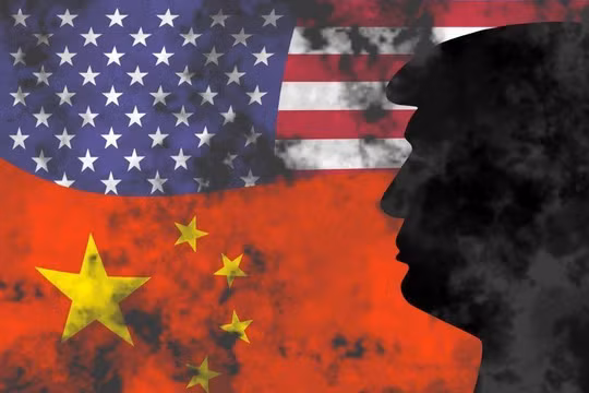 Tổng thống Trump sử dụng những ngày còn lại trong Nhà Trắng để tung đoàn trừng phạt quân đội Trung Quốc (Ảnh: AP).