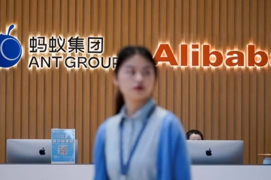Việc cổ phiếu của Ant bị hoãn IPO trên sàn Thượng Hải và Hồng Kông đã gây thiệt hại lớn cho cả Ant Group, Alibaba lẫn ông Mã Vân (Ảnh: Reuters).