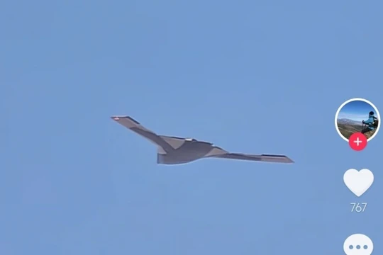 Hình ảnh trích video chiếc GJ-X bay thử ở Tân Cương. Ảnh: X.