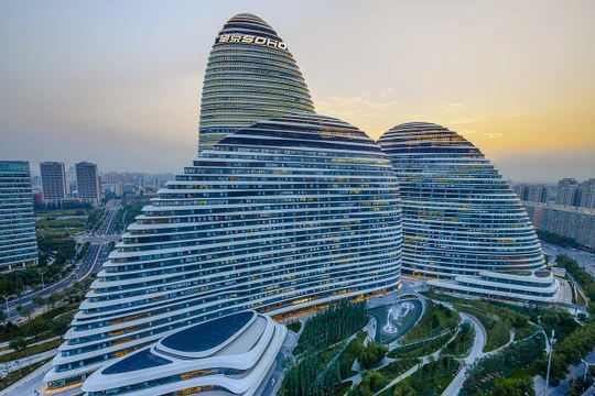 Hai tòa tháp của SOHO Wangjing Bắc Kinh nơi đang đứng trước nguy cơ vỡ nợ (Ảnh: Wiki)