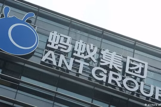 Có tin chính phủ Trung Quốc se kết thúc 2 năm quản chế Ant Group với việc phạt tiền hơn tỷ USD (Ảnh: Deutsche Welle).