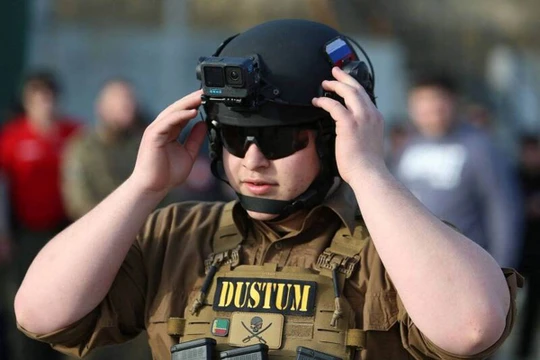 Adam Kadyrov, được trao chức "Người quản lý" Bộ Nội vụ Chechnya khi 17 tuổi. Ảnh: LTN.