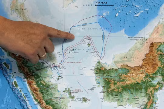 Khu vực tàu cảnh sát biển và tàu cá Trung Quốc xuất hiện, Indonesia cho rằng thuộc vùng đặc quyền kinh tế của họ. (Ảnh: Reuters)