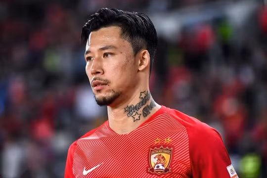 Vị trí và tầm ảnh hưởng của Zhang Linpeng tại đội tuyển Trung Quốc cũng giống như Trọng Hoàng tại đội tuyển Việt Nam. Ảnh FBCN