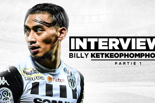 Khán giả Lào kỳ vọng Billy sẽ là "Cavani Lào" tại AFF Cup 2021. Ảnh AT.