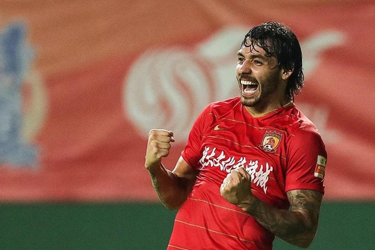 Ricardo Goulart đã từng sát cánh cùng Neymar, Willian, Oscar trong màu áo đội tuyển Brazil. Ảnh Daily China