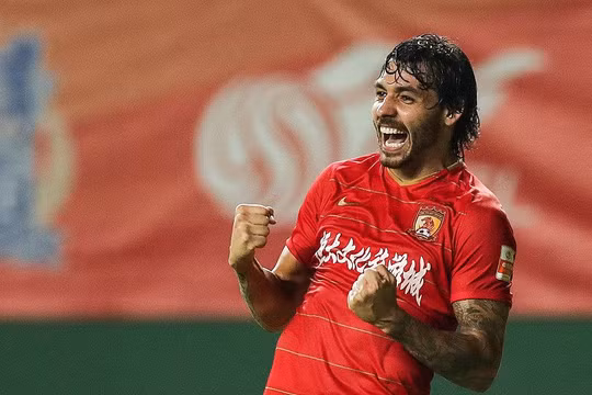 Ricardo Goulart đã từng sát cánh cùng Neymar, Willian, Oscar trong màu áo đội tuyển Brazil. Ảnh Daily China