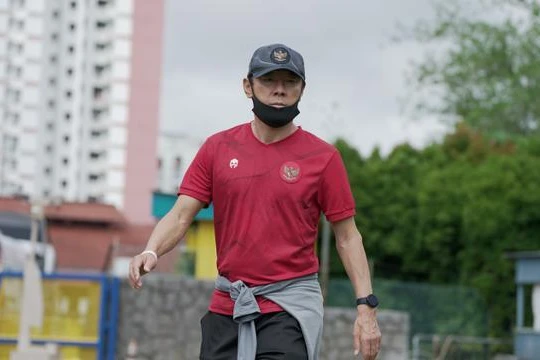 Ông Shin Tae-yong là nhà cầm quân “biết người, biết ta” và toan tính đường dài. Ảnh Bola.