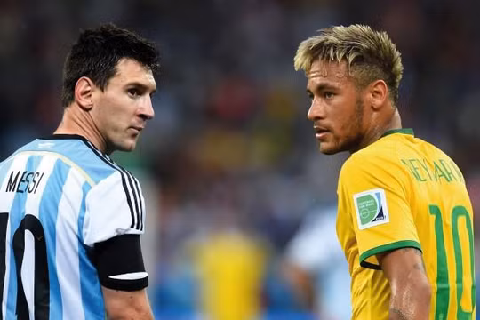Hai ngôi sao lớn nhất của bóng đá Nam Mỹ là Messi và Neymar đã giành vô số thành tích cá nhân và ở cấp CLB. Ảnh Sky